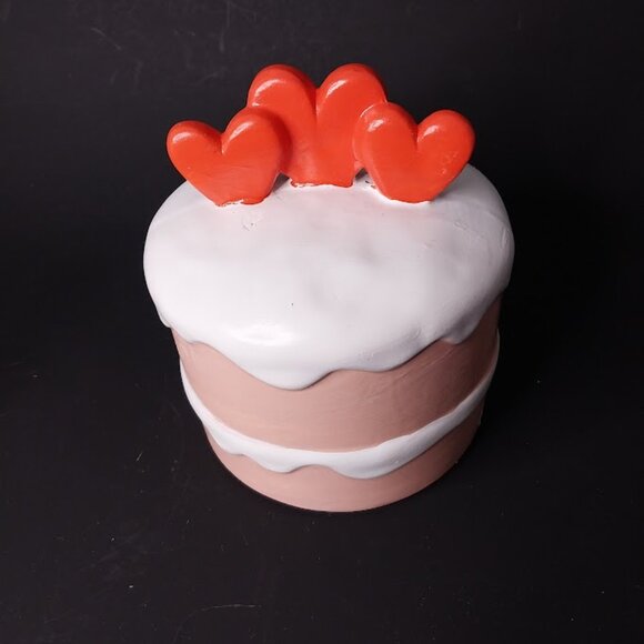 Target Bullseye Playground: Ceramic Cake and Cupcake Decor - Picture 5 of 7